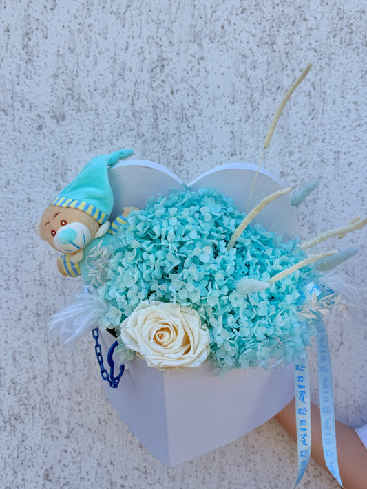 Aranjament cu flori criogenate "Baby Boy"